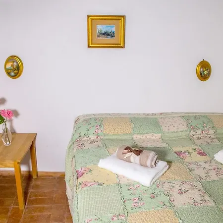 L'ariola Homestay *